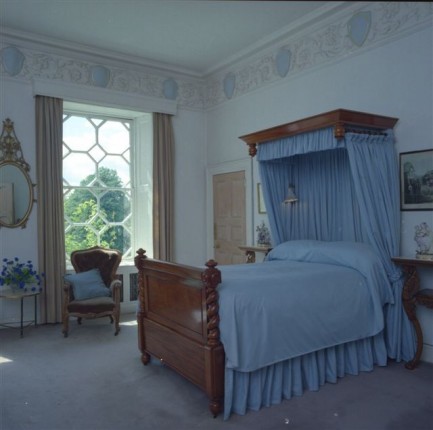Braxted Park - four-poster bedroom