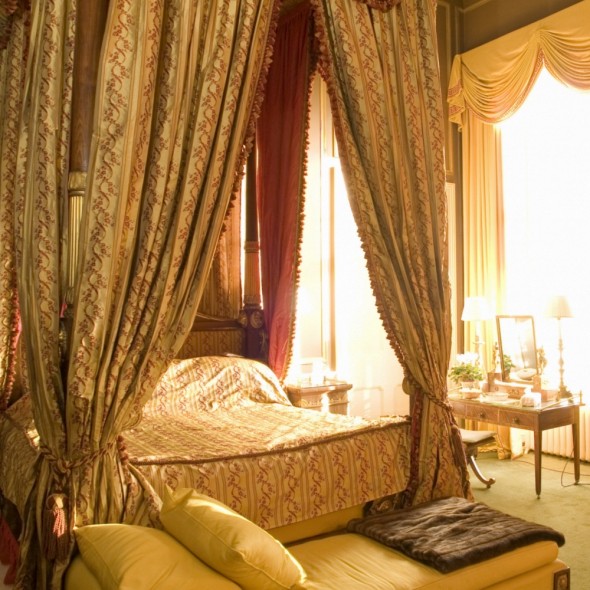 Belvoir Castle Belvoir Castle bedroom with four-poster bed