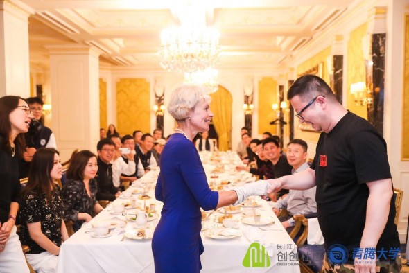 Meeting and Greeting Etiquette course How to meet and greet
