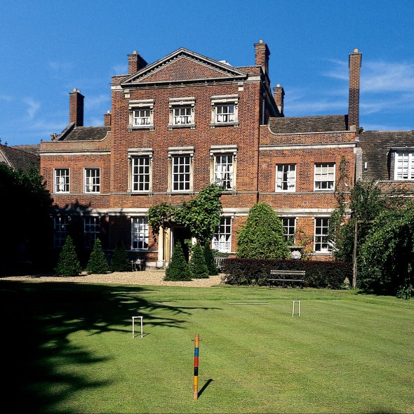 Island Hall Island Hall - a classic English country house