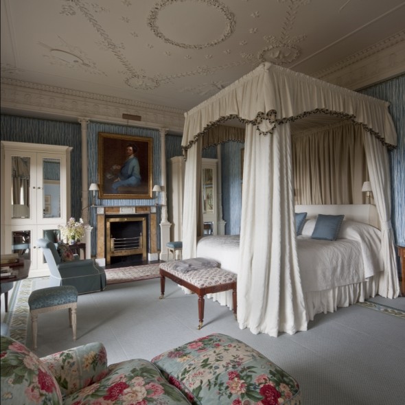 Ballyfin - bedroom with four poster bed Ballyfin - bedroom with four poster bed